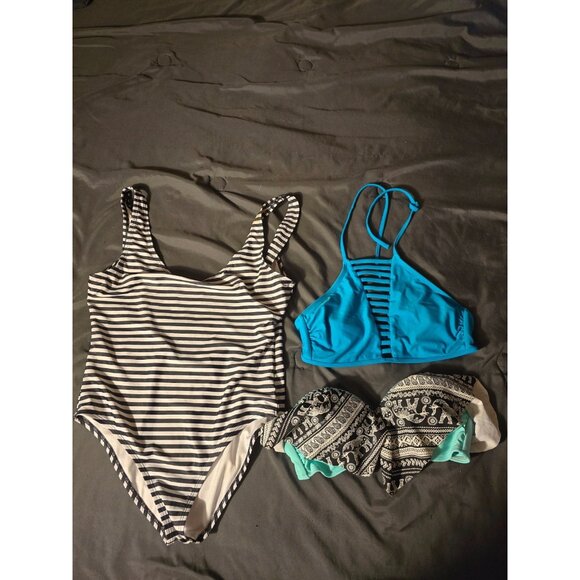 Womens Size Small Swimsuit Lot 2 Tops One Tank Swim Bikini Bathing Suits - Picture 1 of 1